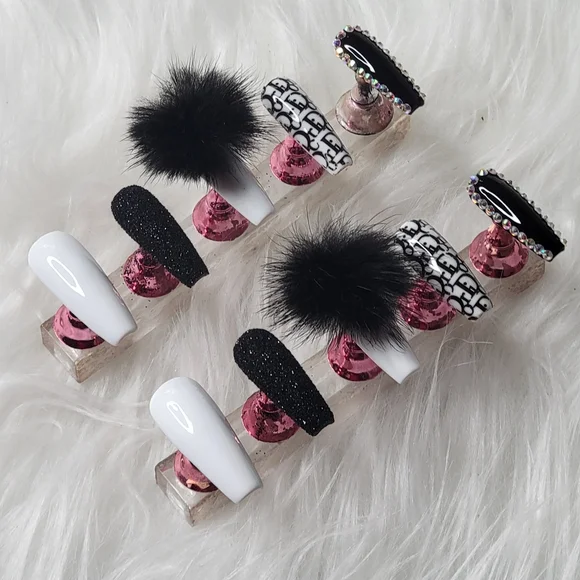 Acrylic press on nails - Picture 3 of 6